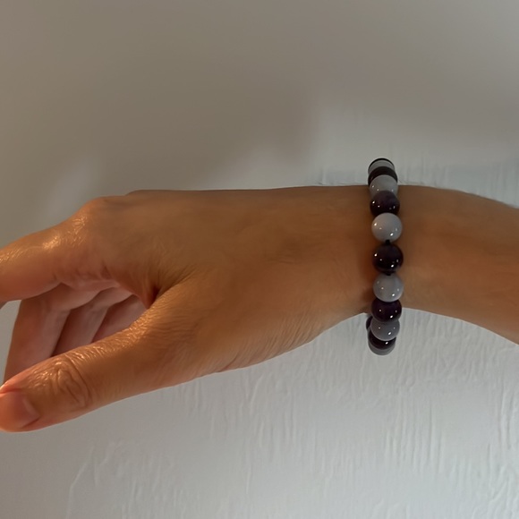 ☮️Purple Crystal Quartz & Blue Malaysian Jade Bracelet - Picture 4 of 5